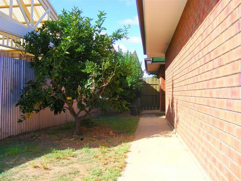 1/25 HOLMES STREET, Willaston SA 5118
