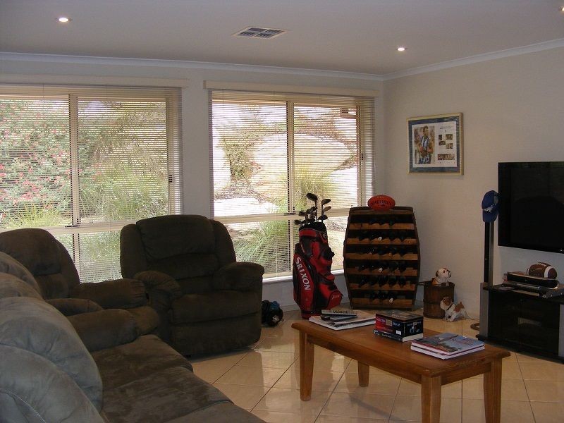 15 RIVERVIEW DRIVE, Hewett SA 5118
