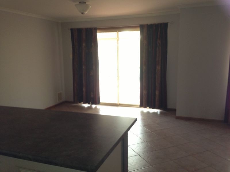 4 Oaklands Circuit, Hewett SA 5118