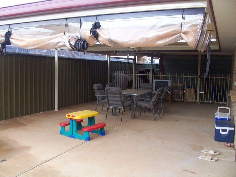 160 PRESIDENT AVENUE, Andrews Farm SA 5114