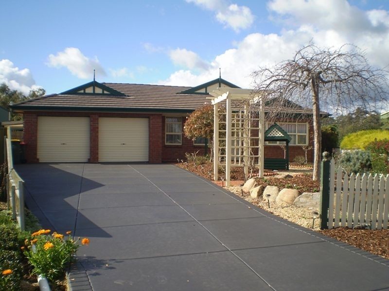 6 CHARLES FRY COURT, Williamstown SA 5351