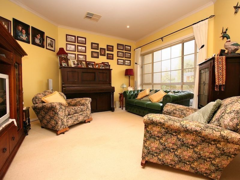 1 GERLACH GROVE, Evanston Park SA 5116