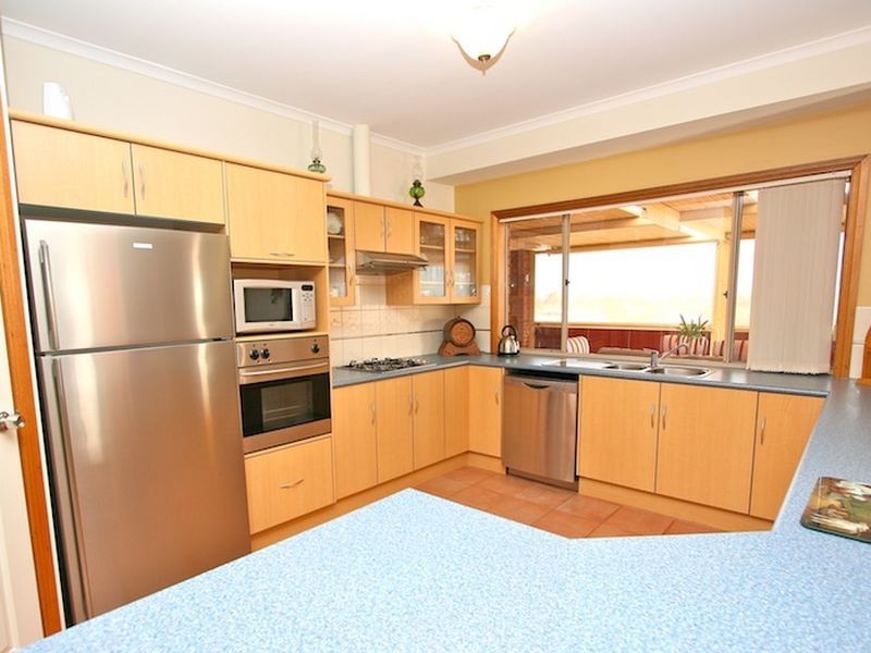 2 Greaves Court, Evanston Park SA 5116