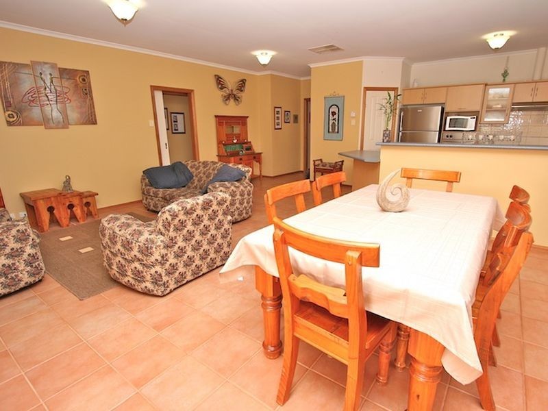 2 Greaves Court, Evanston Park SA 5116