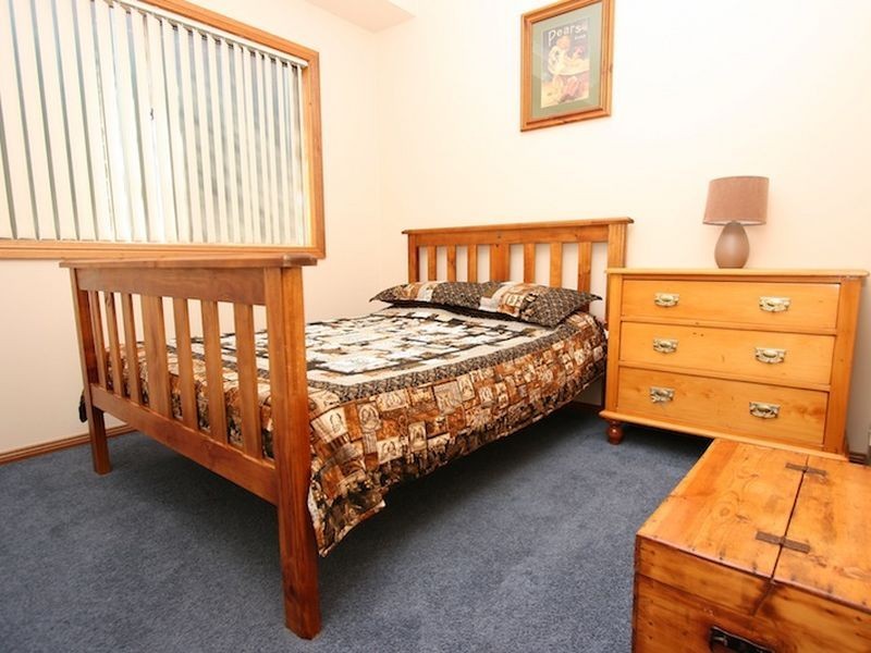 2 Greaves Court, Evanston Park SA 5116