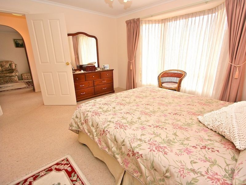 8 COLEMAN PARADE, Evanston Park SA 5116