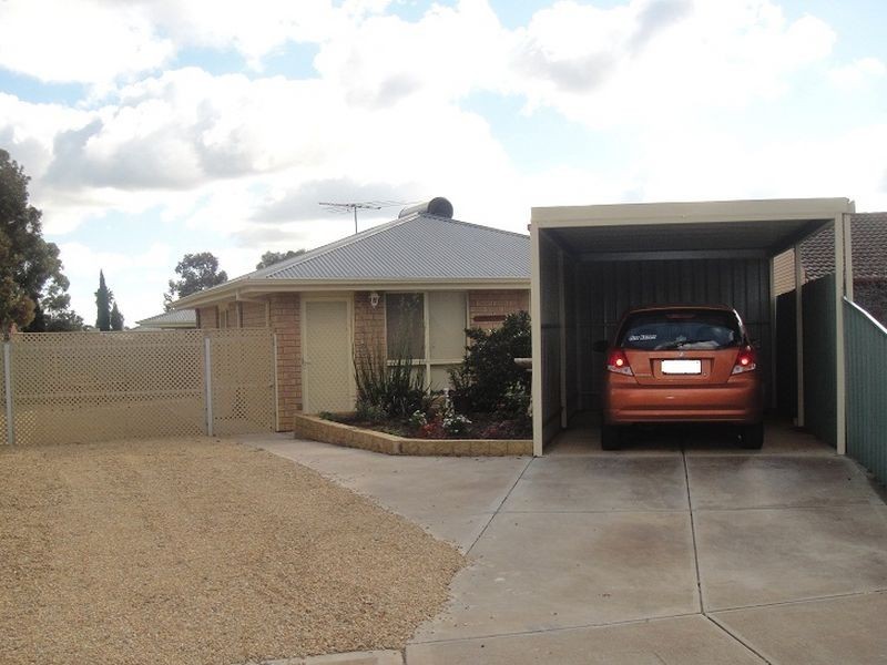 37A Warooka Crescent, Smithfield SA 5114
