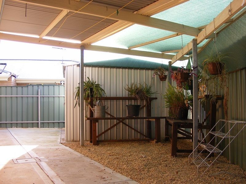 37A Warooka Crescent, Smithfield SA 5114