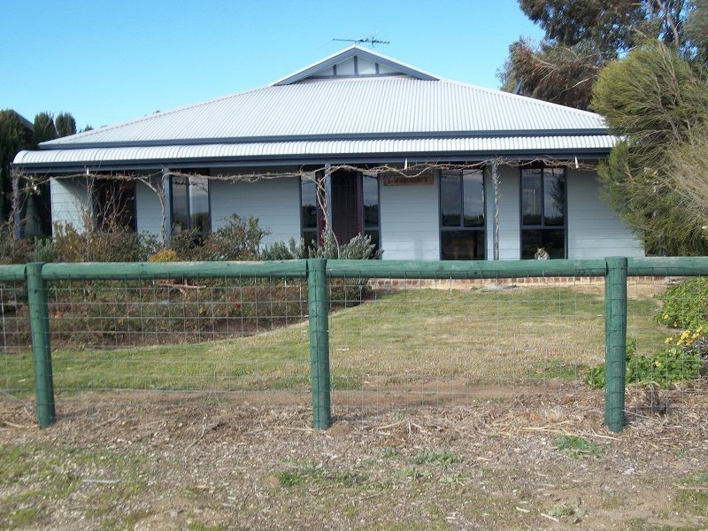 8 DERBY STREET, Freeling SA 5372