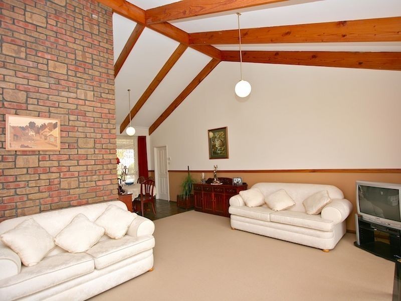 8 Stithians Drive, Gawler East SA 5118