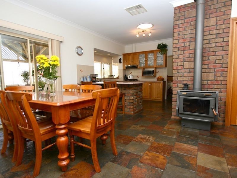 8 Stithians Drive, Gawler East SA 5118