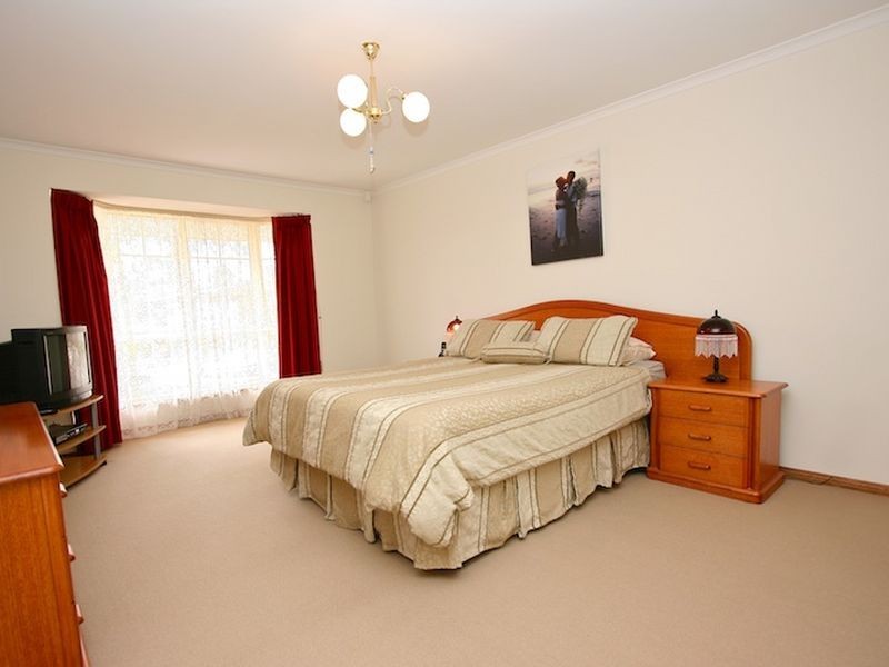 8 Stithians Drive, Gawler East SA 5118