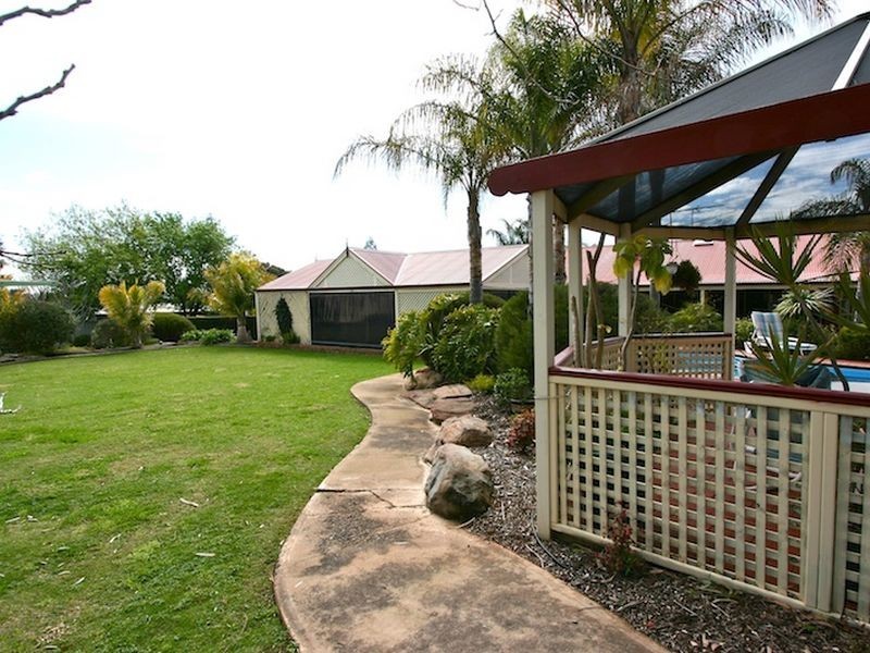 8 Stithians Drive, Gawler East SA 5118