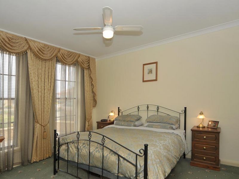 10 Carpentaria Way, Hewett SA 5118