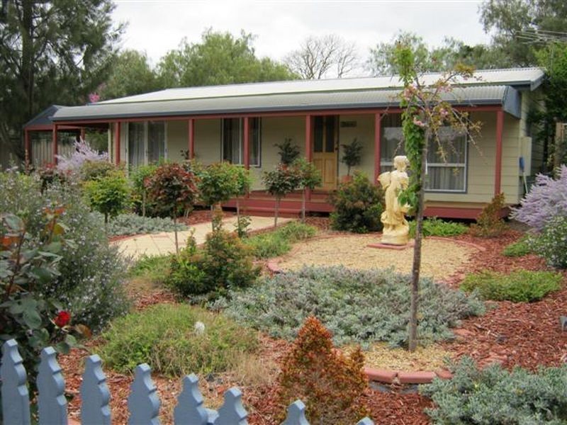 17 Frederick Street, Greenock SA 5360