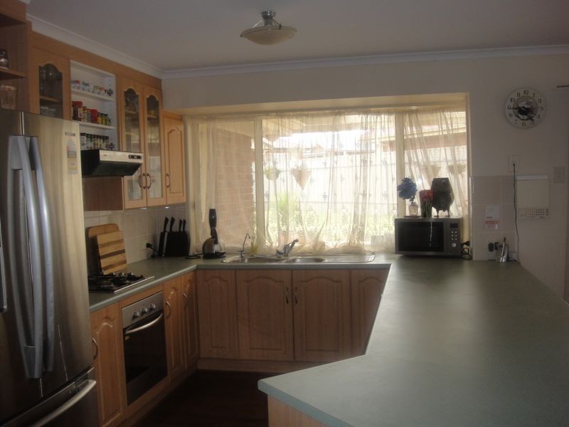 34 Thiele Crescent, Evanston Park SA 5116