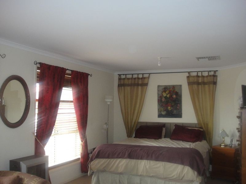 34 Thiele Crescent, Evanston Park SA 5116