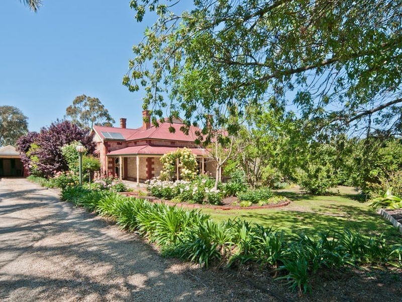 2 Holmes Street, Willaston SA 5118