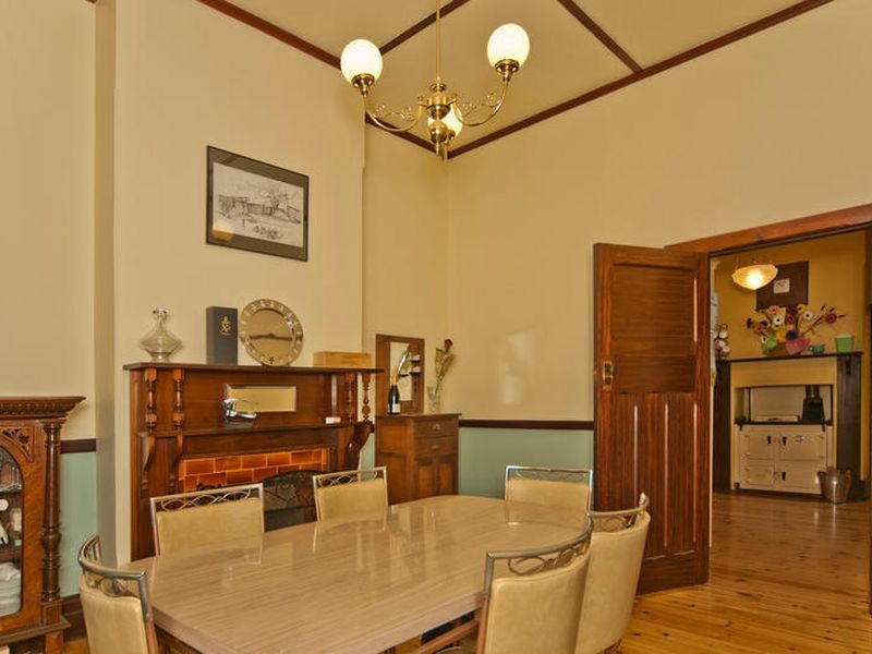 2 Holmes Street, Willaston SA 5118