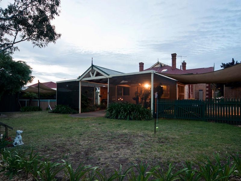 2 Holmes Street, Willaston SA 5118