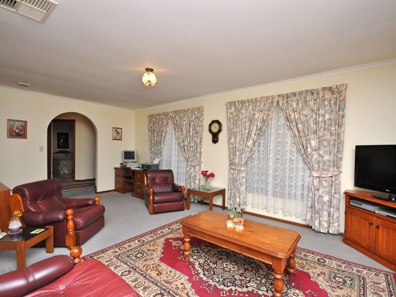10 Linda Street (Shea-Oak Log via Gawler), Gawler SA 5118