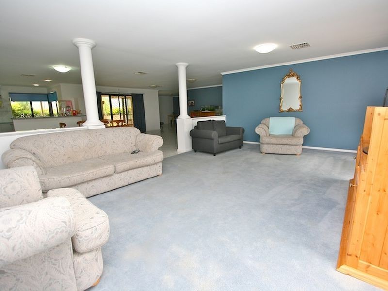 33 Burke Parade, Hewett SA 5118