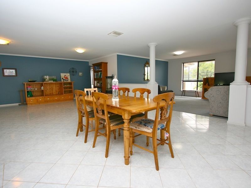 33 Burke Parade, Hewett SA 5118