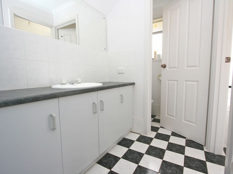 33 Burke Parade, Hewett SA 5118