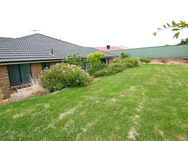 33 Burke Parade, Hewett SA 5118