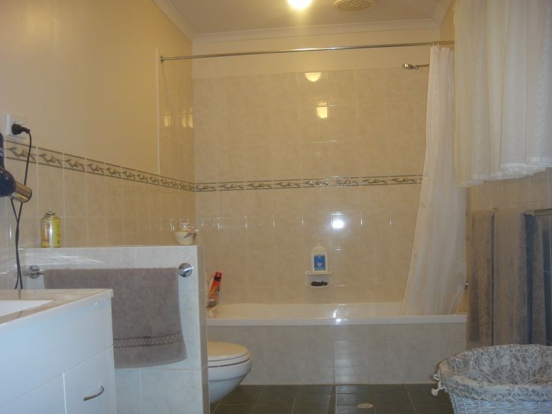 24 Gartrell Street, Roseworthy SA 5371