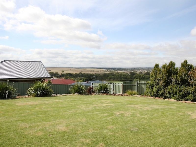 1 Falcon Drive, Hewett SA 5118
