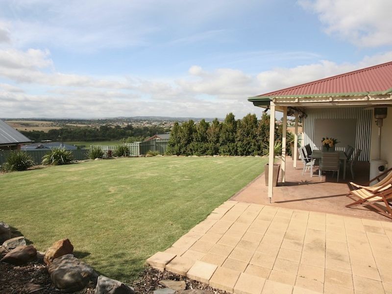 1 Falcon Drive, Hewett SA 5118