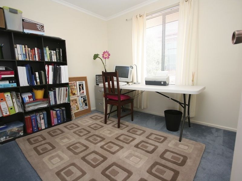 1 Falcon Drive, Hewett SA 5118