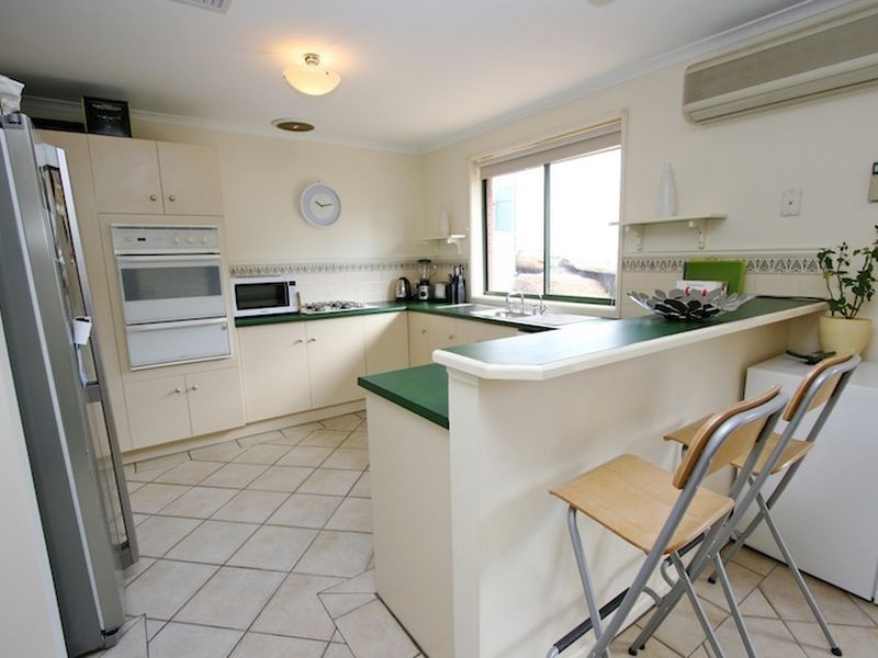 1 Falcon Drive, Hewett SA 5118
