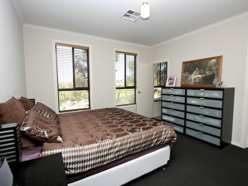 1 Teal Court, Hewett SA 5118