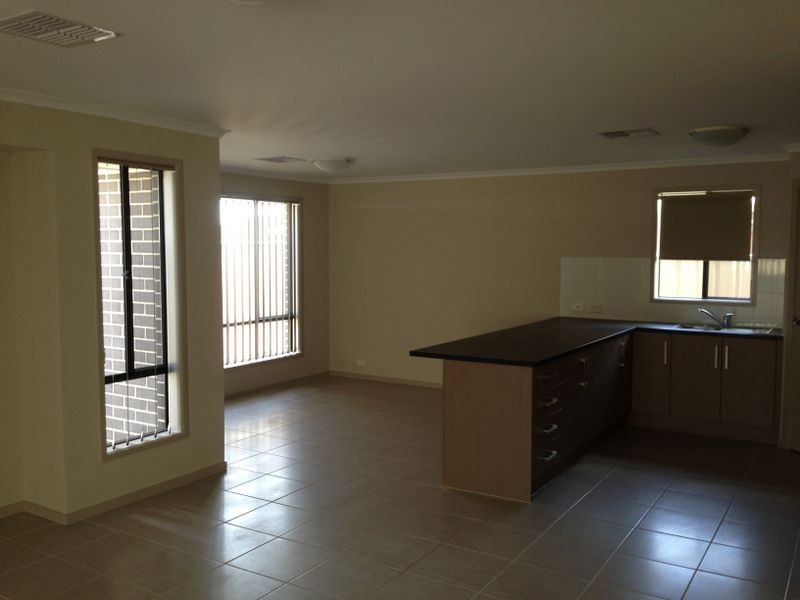 4 Angheljo Ave, Munno Para West SA 5115