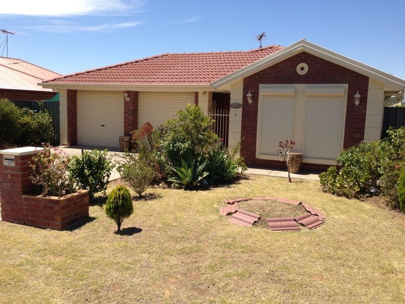 4 Selway Place, Evanston Park SA 5116