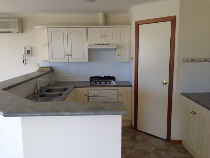 4 Selway Place, Evanston Park SA 5116