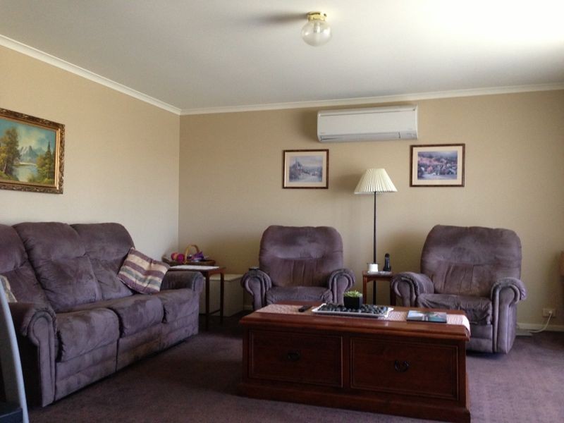 2 Gerlach Grove, Evanston Park SA 5116