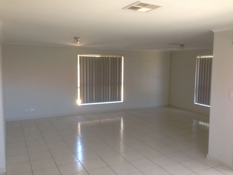 14 Dyson Street, Evanston SA 5116