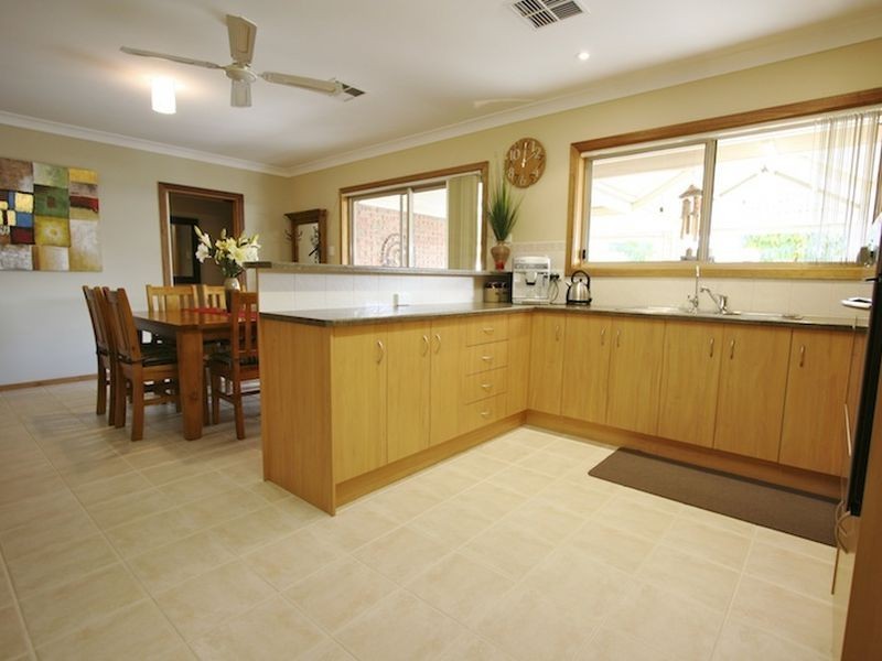 44 Sunnyside Drive, Evanston Park SA 5116