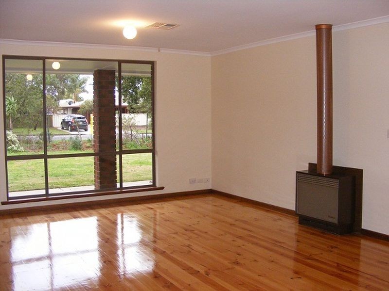 16 Chamberlain Road, Willaston SA 5118