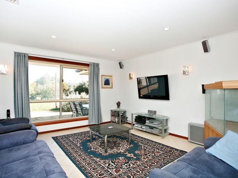 43 Dawkins Road TWO WELLS, Lewiston SA 5501