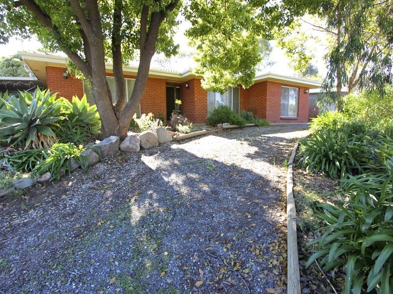 1 Pauline Drive, Surrey Downs SA 5126