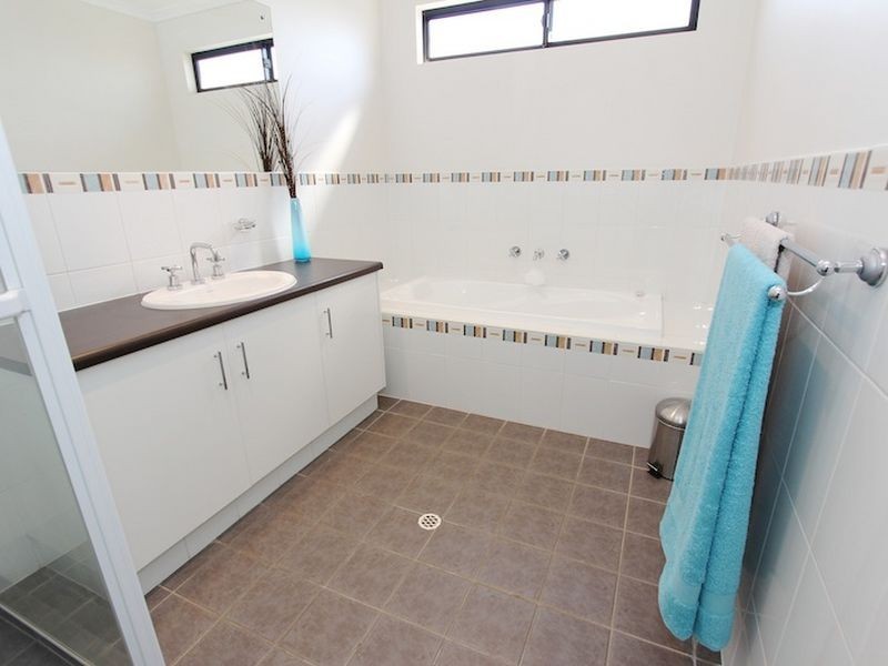 76 Osprey Parade, Hewett SA 5118