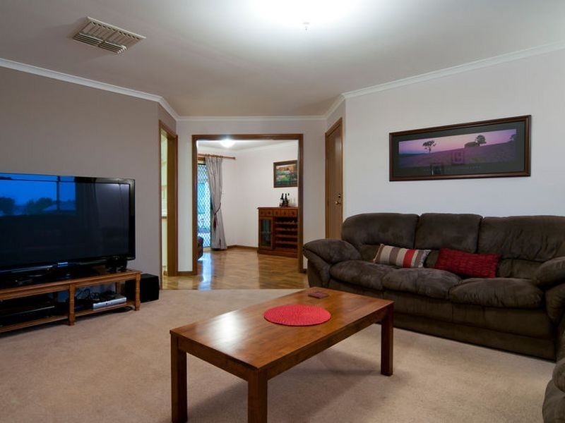 7 Oaklands Circuit, Hewett SA 5118