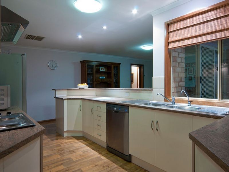 7 Oaklands Circuit, Hewett SA 5118