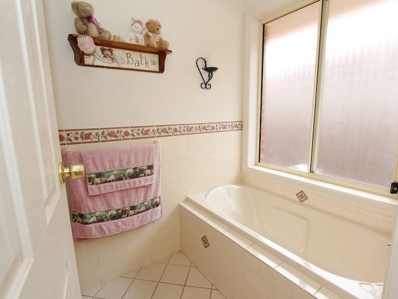 28 Toner Crescent, Evanston Park SA 5116