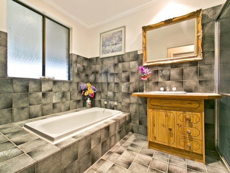 11 Bowman Court, Evanston Park SA 5116