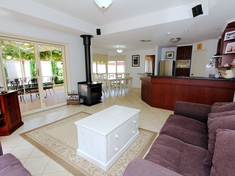 14 Creedon Close, Evanston Park SA 5116